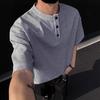 Camiseta Masculina de Verão Nova com Gola Henley Waffley de Manga Curta, Toque de Alto Padrão, Peso Pesado, Solta, Casual, Versátil, Manga Meia-Manga