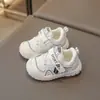 Nuevos Zapatos Deportivos para Niños 2026, Zapatos de Caminar para Bebés de Primavera y Otoño, Zapatos Casuales Antideslizantes Suaves para Niños Pequeños, Zapatos Transpirables con Bloques de Color Estilo Japonés