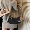 Bolso de Mano Rojo Baguette para Mujer 2026 Nuevo de Moda de Gama Alta Nicho Versátil Moda Hombro Cruzado
