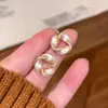 Brincos Stud Geométricos com Laço de Zircônia e Pérola, Design Único de Nicho, Sensação de Luxo Leve e de Alta Qualidade, Brincos Femininos