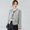 Otoño 2026 Nueva Chaqueta Corta Versátil de Cuello Redondo Ajustada Gris Estilo Chanel para Mujer 15368