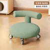 Banqueta Baixa Giratória Doméstica, Banqueta de Beleza, Banqueta para Crianças Aprender a Andar, Cadeirinha Pequena com Roda Universal Giratória, Banqueta Redonda de Lã de Cordeiro