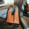 Bolsa Tote de Ombro Versátil para o Dia a Dia, Design Nicho Casual de Alta Qualidade, Grande Capacidade, Moda Retrô, Coleção Outono 2026