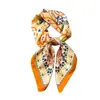 Lenço de Seda Estampado com Totem Retrô, Xale Versátil de Alta Qualidade, Lenço de Pescoço com Proteção Solar, Lenço de Cabeça, Lenço Feminino