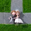 Miniaturas com tema de paisagem, figuras criativas de desenho animado de casal de noivos, acessórios DIY para decoração de bolos e pequenos enfeites para carros