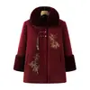 Elegante Abrigo de Terciopelo de Visón Bordado con Cuello de Piel para Mujeres de Mediana Edad y Mayores, Engrosado y Cálido, Abrigo Festivo Rojo para Madres
