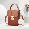 Bolso de mano, bolso pequeño cuadrado de moda, bolso para teléfono móvil, colgante de felpa, bolso de hombro cruzado simple, bolsos de comercio exterior