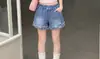 Conjunto de Verão Manga Curta para Meninas 2026 Novo Estiloso Roupa Infantil Menina Camiseta de Desenho Short Jeans Conjunto de Duas Peças