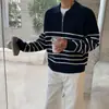 Suéter de punto de manga larga con solapa para hombre, otoño, estilo coreano, holgado, retro americano, casual, con media cremallera, top de suéter a rayas, moda
