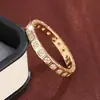 Anillo de dedo de diseño exclusivo de círculo completo de moda exquisito con incrustaciones de diamantes de circonita estilo corte retro anillo de dedo de arcoíris
