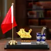 Adornos de Escritorio Bandera Roja Oficina Decoraciones de Alta Gama Escritorio del Jefe Escritorio de Escritura Almacenamiento Portabolígrafos Regalo Creativo de Inauguración