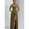 Vestido de Fiesta Europeo y Americano con Abertura Irregular, Color Contrastante, Tirantes Sexy, Plisado, Suministro de Exportación al por Mayor