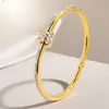 Pulsera de Acero Inoxidable para Mujer, Pulsera de Diamante que no se decolora, Exquisita Pulsera de Acero de Titanio de Alta Gama para Niña con Cintura Pequeña
