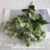 Ramo de 18 capullos pequeños de flores artificiales comercio exterior estilo ins boda auditorio arreglo floral para el hogar accesorios de ventana floral flores artificiales