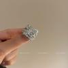 Anel Geométrico de Rosto Largo com Zircônia Microincrustada Vazada Personalidade Europeia e Americana Moda Indústria Pesada Luxo Leve Anel de Dedo com Cinco Pontas Cheio de Diamantes