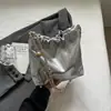 2024 Verano Plisado Nuevo Casual Ins Elegante Simple Moderno Estilo Coreano Gran Capacidad Bolso de Hombro Cruzado Tipo Cubo