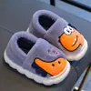Pantuflas de Algodón para Niños Invierno 2025 Nuevo Estilo Dinosaurio para Niños Interior Hogar Niñas Bebé Niños Antideslizantes Zapatos de Algodón para Padres e Hijos