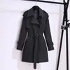 Trench Coat Curto para Mulheres Baixas, Novo Estilo Primavera 2026, Estilo Britânico, Cor Cáqui, Roupa Estilo Coreano, Jaqueta de Primavera e Outono