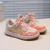 Zapatos de Niña 2025 Verano Nuevos Zapatillas Transpirables para Niños Niñas Niños Medianos y Grandes Suela Blanda Antideslizante Zapatos de Lona de Caña Baja