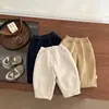 Pantalones Gruesos con Forro de Felpa para Niños Otoño e Invierno 2025 Nuevos Pantalones Casuales Cálidos Bordados para Bebé Pantalones Deportivos Elegantes para Niñas