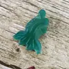 Venta Directa de Fábrica Colgante de Ágata Roja Pez Dorado para Hombres y Mujeres Chalcedony Jade Colgante Pequeño de Pez Dorado Jade Venta al por Mayor