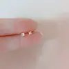 Mini Pendientes de Botón Cuadrados de Circonita para Mujer Moda Simple Diseño de Nicho Sentido del Temperamento Pequeños Exquisitos Versátiles