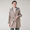 26 Moda Outono/Inverno Elegante Casaco de Lã Dupla Face para Mulheres, Comprimento Médio, Com Capuz, Solto, Jaqueta de Lã de Botão Duplo