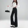 Jeans naranjas jóvenes # De color liso, de cintura alta, ligeramente acampanados para mujer, que ofrecen un corte ajustado, una silueta favorecedora y un look elegante y versátil
