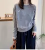 Outono e Inverno 2026 Novidade Tricô de Lã Pura Feminino Gola Redonda Cor Contrastante Bordado Solto Casual Simples Top Básico