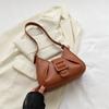 Bolso de hombro elegante, simple y a la moda para mujer 2023, nuevo bolso texturizado de axila de principios de otoño, versátil, estilo coreano, a la moda