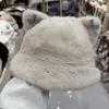 Chapéu de Pescador Plush Fofo Xadrez com Laço Redutor de Idade para Mulheres Outono e Inverno Quente Personalizado com Orelhas de Gato Desenho Animado Chapéu Balde Tendência