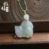 Pingente de Jade Verde Tianshan de Xinjiang com Flores Flutuantes, Pingente Vintage Dupla Face de Cavalo em Jade Verde Tianshan, Pingente de Jade do Ano do Cavalo com Flores Flutuantes, Pingente de Jade de Cabeça de Buda