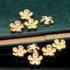 Joyería de diamantes con forma de corazón y flor de pétalo de estilo coreano, accesorios de ropa hechos a mano, tocado con hebilla y placa de flores, venta al por mayor