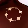 Pulsera Ajustable Flor de Cuatro Pétalos Retro Europea y Americana, Estilo Minimalista, Pulsera de Personalidad Única, Joyería de Diseño de Nicho para Mujeres