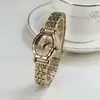 Novo Relógio Casual Feminino Nicho Luxo Leve Popular Mini Pequeno Dourado Retro Vintage Simples Alto Padrão Temperamento Relógio