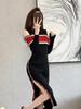 Vestido Tricô Outono Inverno 2026 Manga Longa Gola Redonda Ombro a Ombro Fenda Lateral Botões Listrado Comprimento Médio para Mulheres em Estilo Levemente Maduro