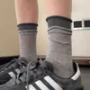 Calcetines Grises Estilo Coreano Japonés con Bordes Enrollados, Calcetas Holgadas, Calcetas Estilo Miu Combinadas con Zapatos Birkenstock, Calcetas de Media Pantorrilla, Calcetines Largos con Bloques de Color, Tendencia Ins