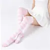 Calcetines altos hasta la rodilla para mujer en rayas negras y grises, calcetines largos de bloques de color, calcetines altos de patchwork versátiles únicos para primavera/verano