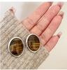 Pendientes de Moda Europeos y Americanos con Aguja de Plata y Piedra de Ojo de Tigre Ovalada, Ágata Negra, Nácar Natural, Estilo de Lujo Ligero, Pendientes Versátiles