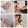 Nuevo Producto 2024 Set de Pendientes Cuadrados con Letra de Aguja de Plata S925 Versátiles Simples con Diamantes Joyería para Orejas Elegante con Estilo para Combinar para Mujeres