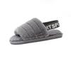 Otoño e invierno 2020 Zapatos de algodón para mujer con letra nueva banda elástica zapatos planos para el hogar pantuflas peludas zapatos de mujer al por mayor