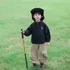 Conjunto de Duas Peças Masculino para Primavera e Outono Jaqueta Corta-vento Estilo Coreano Jaqueta com Capuz Bonita Infantil Roupas Estilosas para Crianças Pequenas e Médias Comércio Exterior