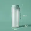 ¡Guau, esta botella de agua para estudiantes de 550 ml tiene tapa, permite beber directamente, es ligera, duradera, a prueba de fugas y presenta un diseño simple y portátil, perfecta para llevar a la escuela
