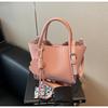 Bolso de mano sencillo con diseño transfronterizo para mujer, bandolera de hombro a la moda, combinable con todo, de piel suave, tipo cesta para verduras, 2025