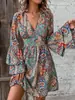2024 Europeu e americano transfronteiriço outono e inverno nova moda elegante feminina paisley estampado com decote em v manga de chifre vestido