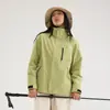 Chaqueta de Trekking Tres en Uno Estilo Bo Tong para Hombres y Mujeres con Forro Polar Resistente al Viento Impermeable Ropa para Exteriores Entrada al Tíbet Ropa de Montañismo Chaqueta Softshell