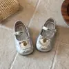 Zapatos de piel para niña estilo coreano inspirados en Chanel, nuevo modelo de verano 2026, mocasines versátiles estilo camelia con suela blanda para niños, estilo francés