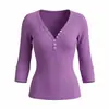 Camiseta feminina canelada gola V manga três quartos, estilo girl poderosa, nova coleção primavera 2026, com botões, justa, sexy, segunda pele, top curto