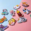 Imanes acrílicos personalizados para refrigerador, mercancía de dibujos animados, coplas con logo personalizado, pegatinas magnéticas y llaveros