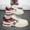 Zapatos de hombre 2026 otoño nuevos tenis de caña baja de moda, modernos y versátiles, de suela gruesa, antideslizantes, cómodos zapatos casuales KS8887